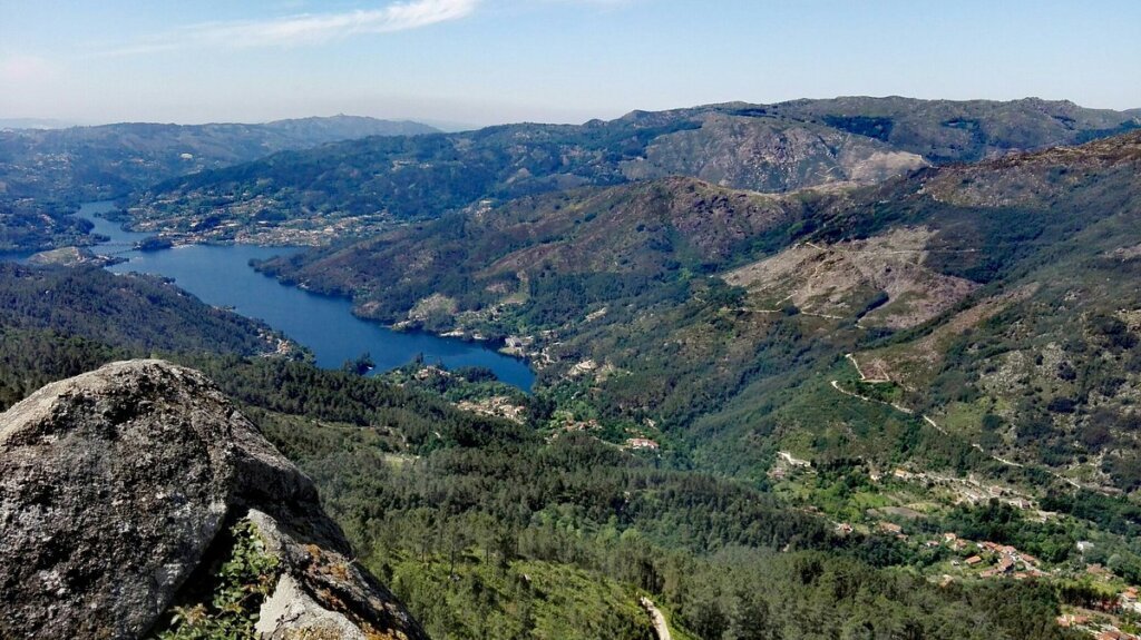 miradouro da pedra bela no gerês